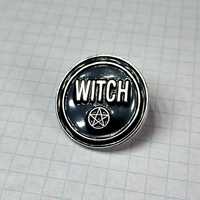 Czarna metalowa przypinka broszka pin "Witch" czarownica pentagram