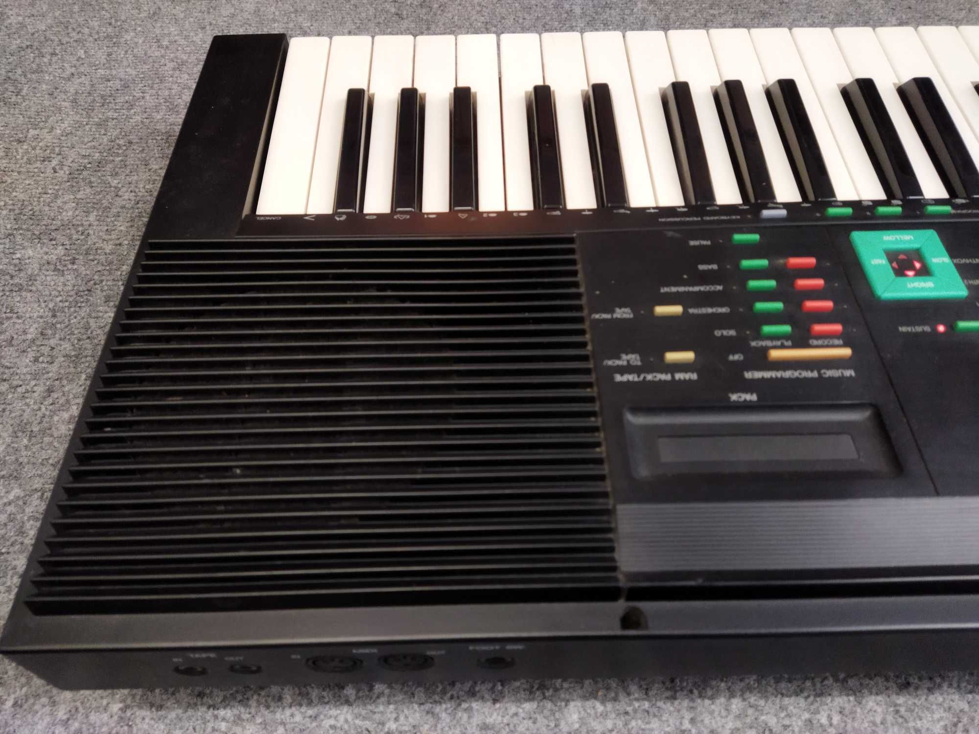 Syntezator Yamaha PSR-90 z lat '80