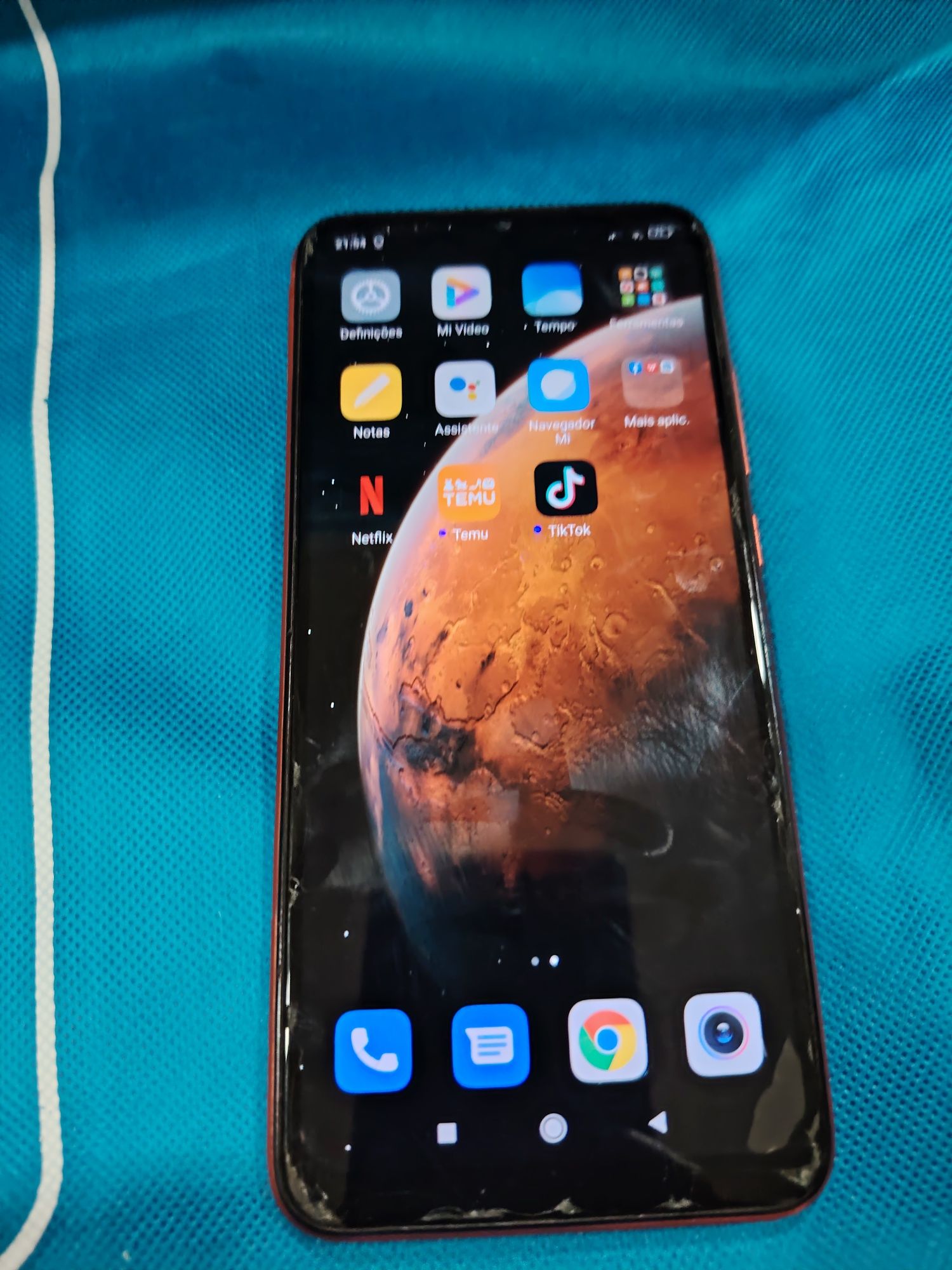 70€ redmi 9c com marcas de uso na película de vidro,a funcionar