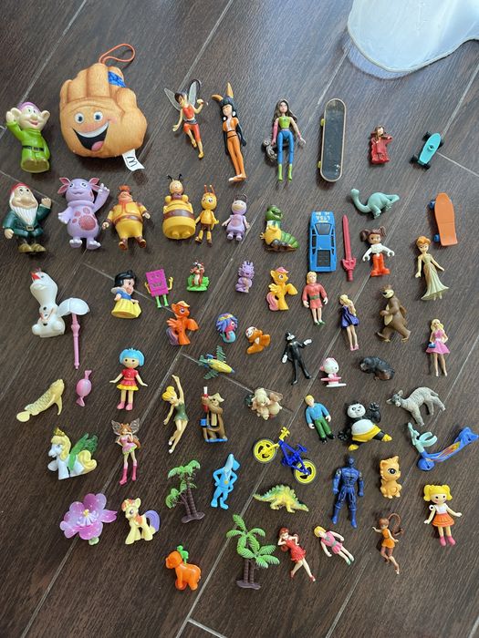 Різні маленькі (дрібні) іграшки