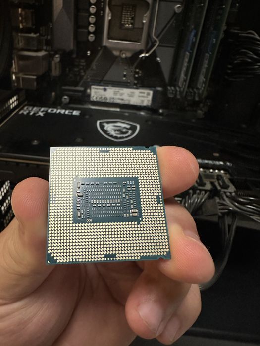 Процесор Intel i5 8400