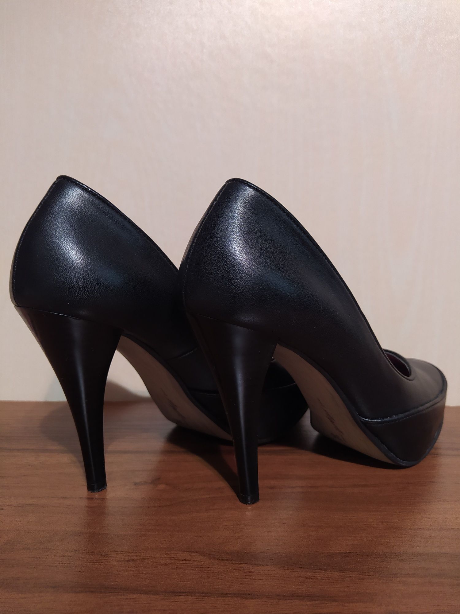 Туфли женские чёрные. Польша