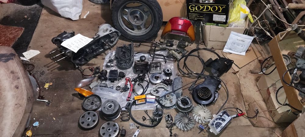 Поршньова група Розбір скутера Suzuki Let's 1