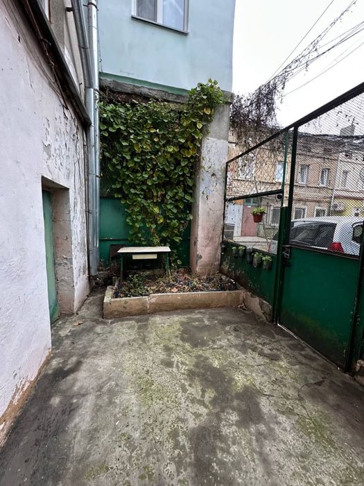 Продам 3-комн квартиру на Б.Хмельницкого, Молдаванка.