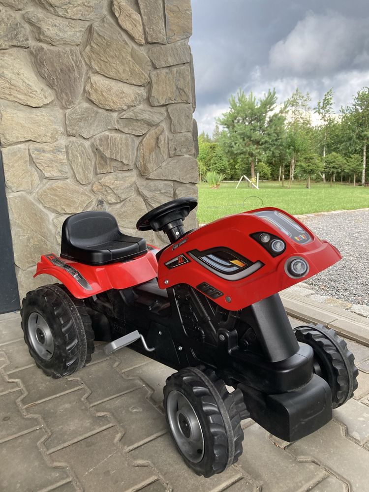 Traktor z przyczepą firmy smoby