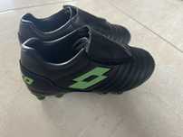 Korki, buty na trening 28