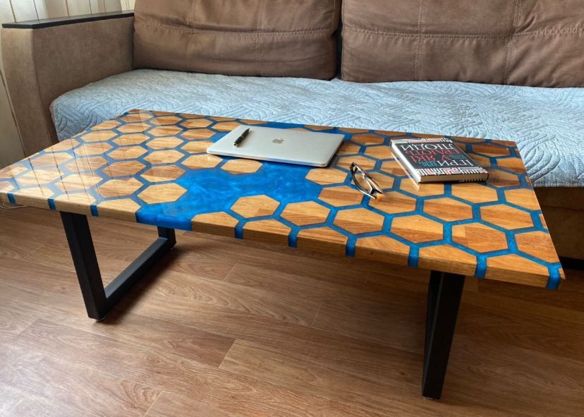 Столи з епоксидної смоли синій і чорний