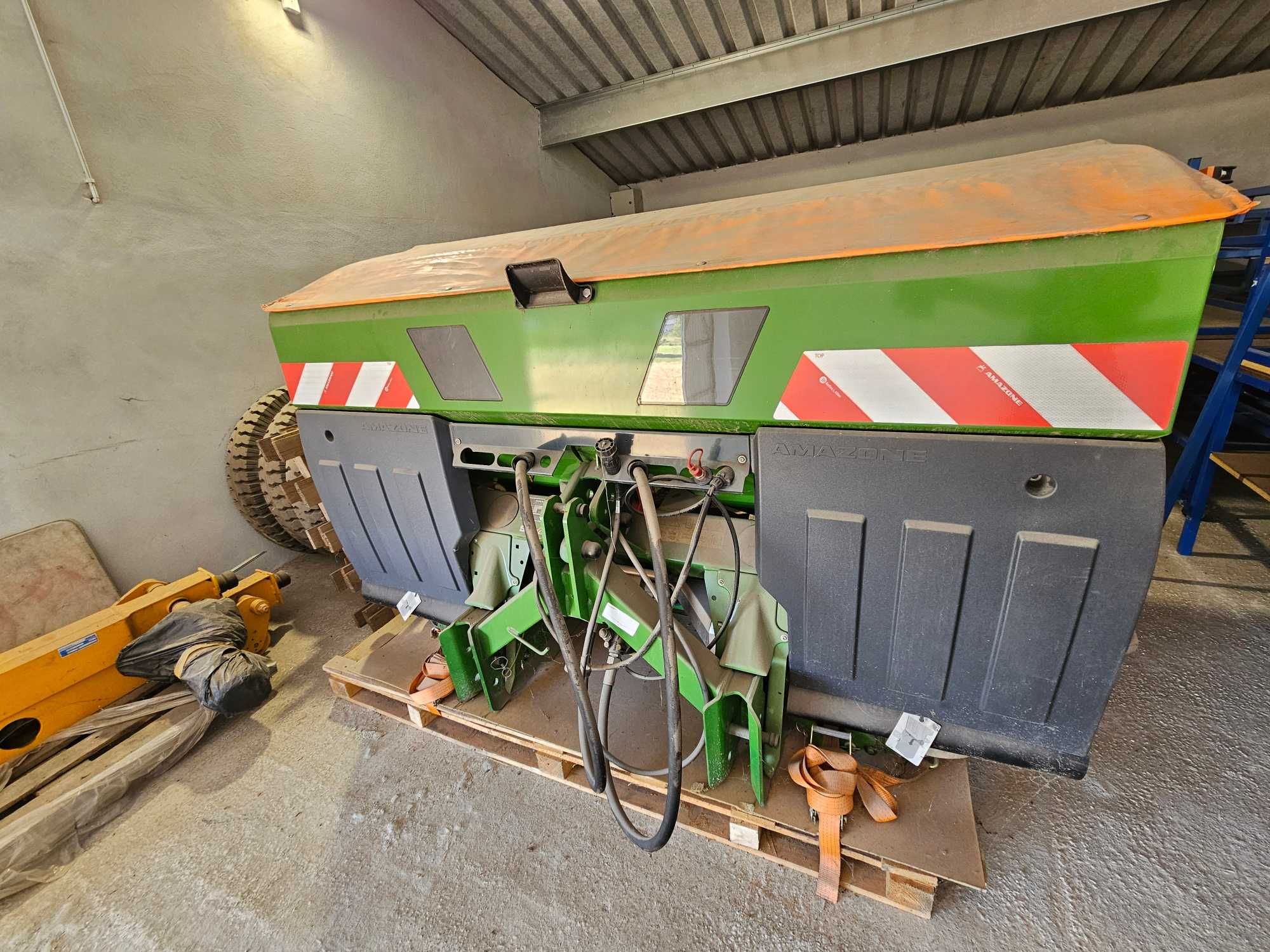 Rozsiewacz AMAZONE ZA-TS 2000