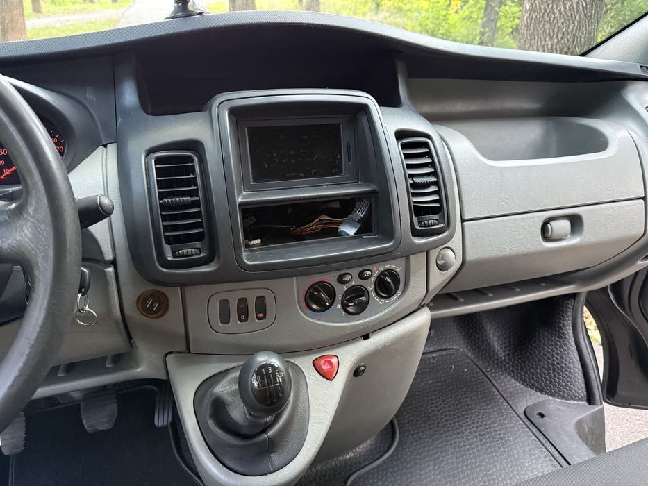 Продам Renault Trafic 2.0 D 2011