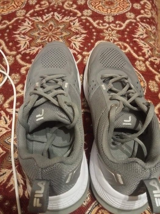 Кросівки жіночі фірма Fila 37 розмір