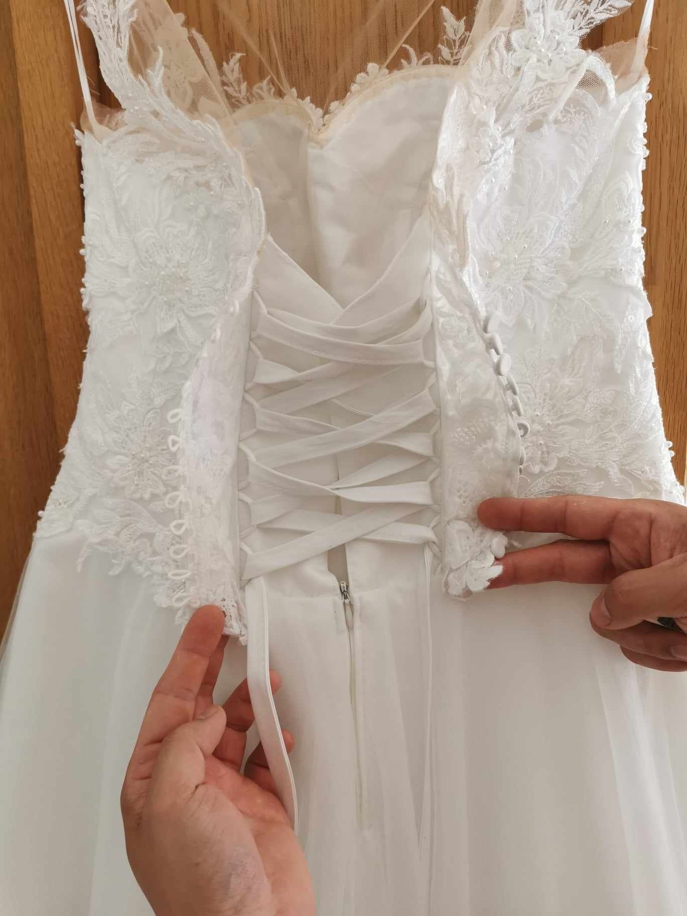 Suknia ślubna rozmiar M/L 38/40