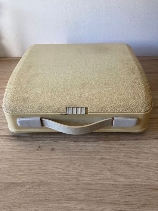 Máquina de escrever  **  Hermes Baby