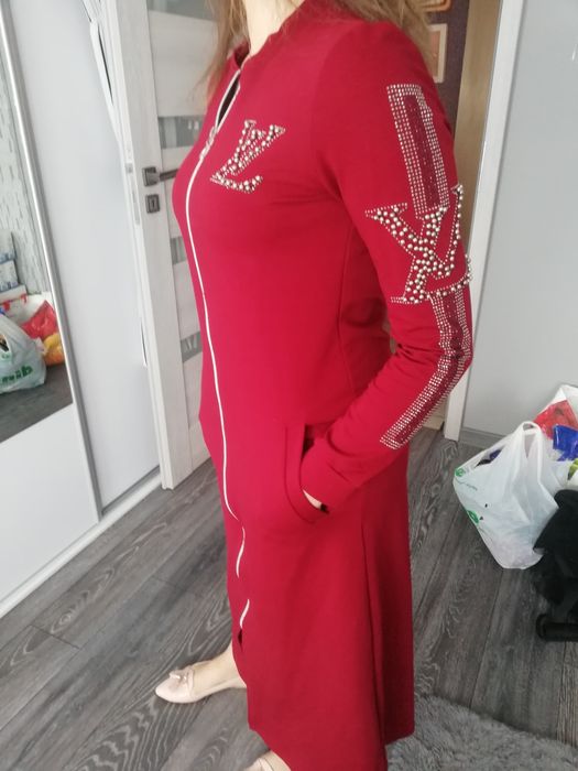 Sukienka rozpinana zamek logowana