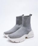Кросівки Zara
