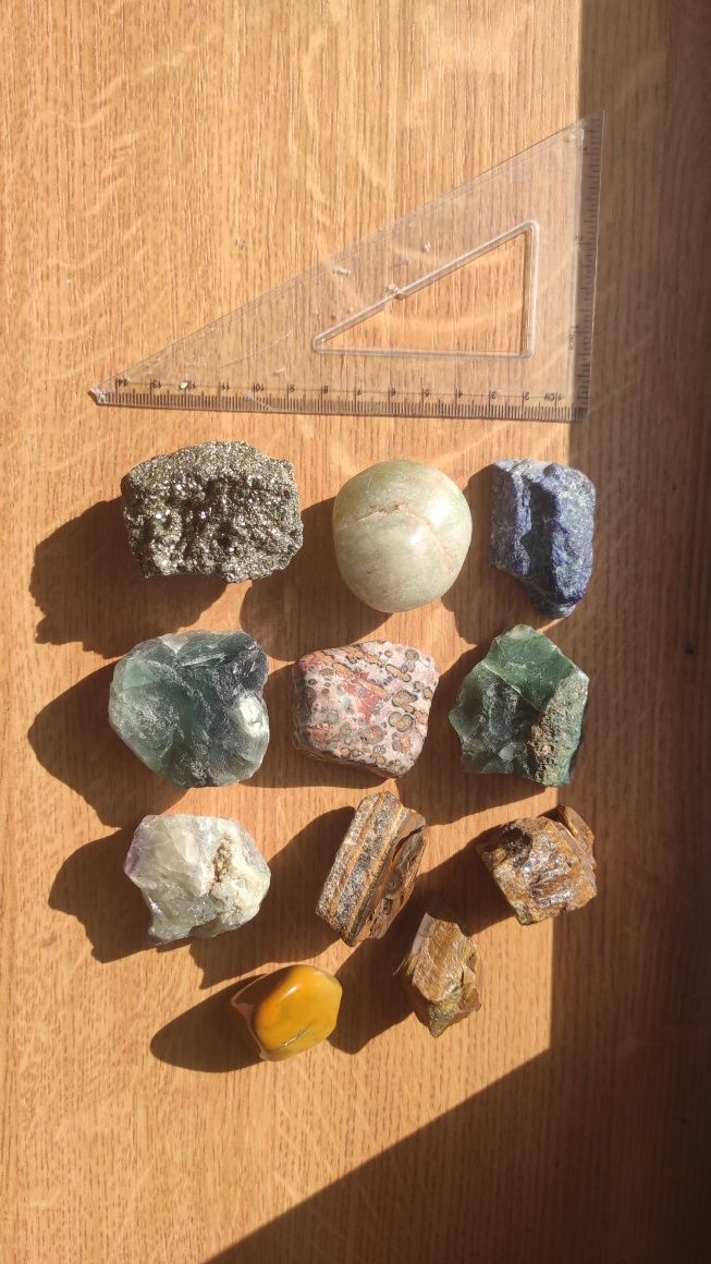 rózne kamienie, minerały