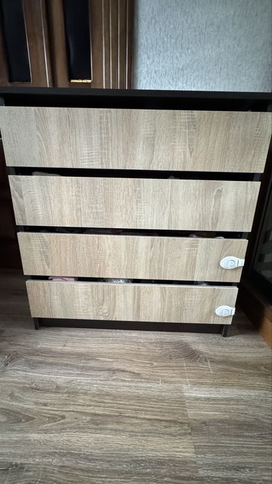 Комод гелик на 4 шухляди