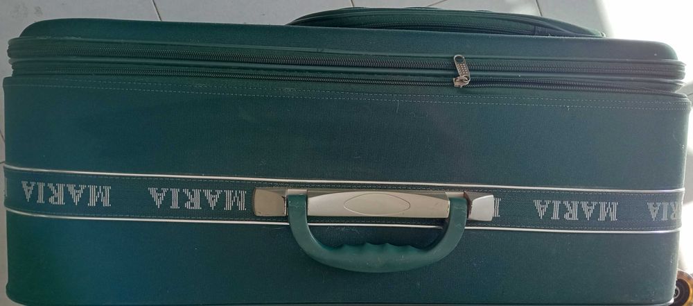 Vende se mala grande de viagem