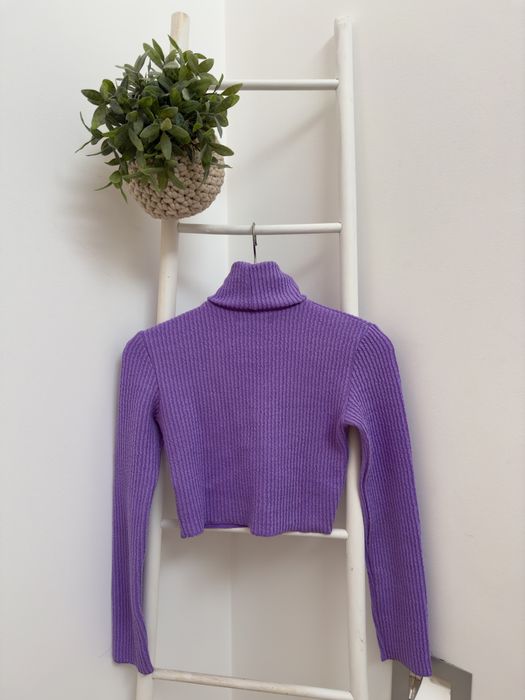 Camisola curta gola alta