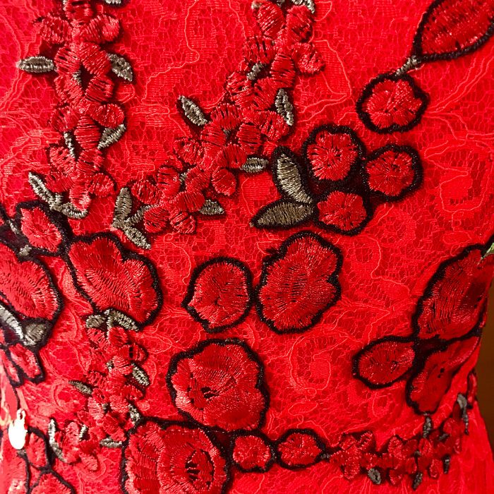 Платье нарядное ( гипюровое с вышивкой, красное). Производство Франц