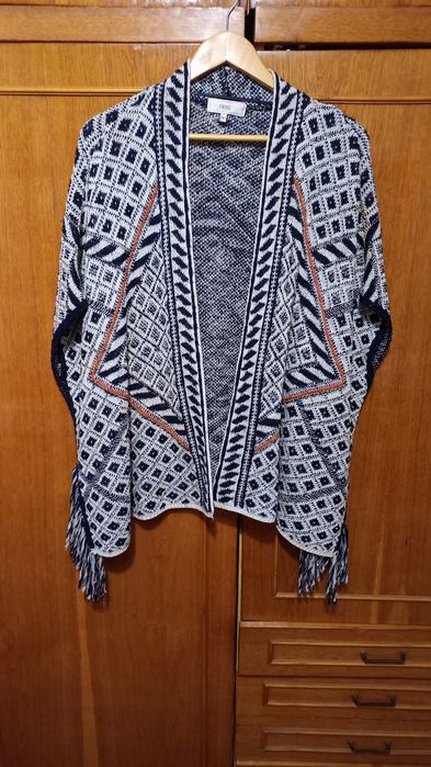 Жіночий трикотажний кардиган у стилі бохо