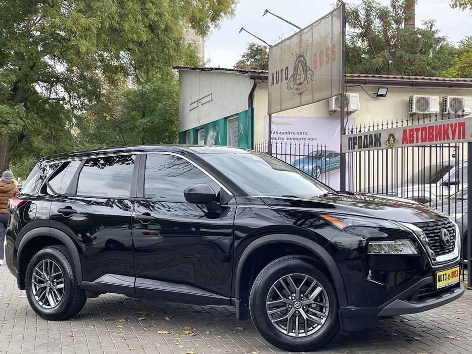 Nissan Rogue 2021 року, 2.5 бензин, комплектація S