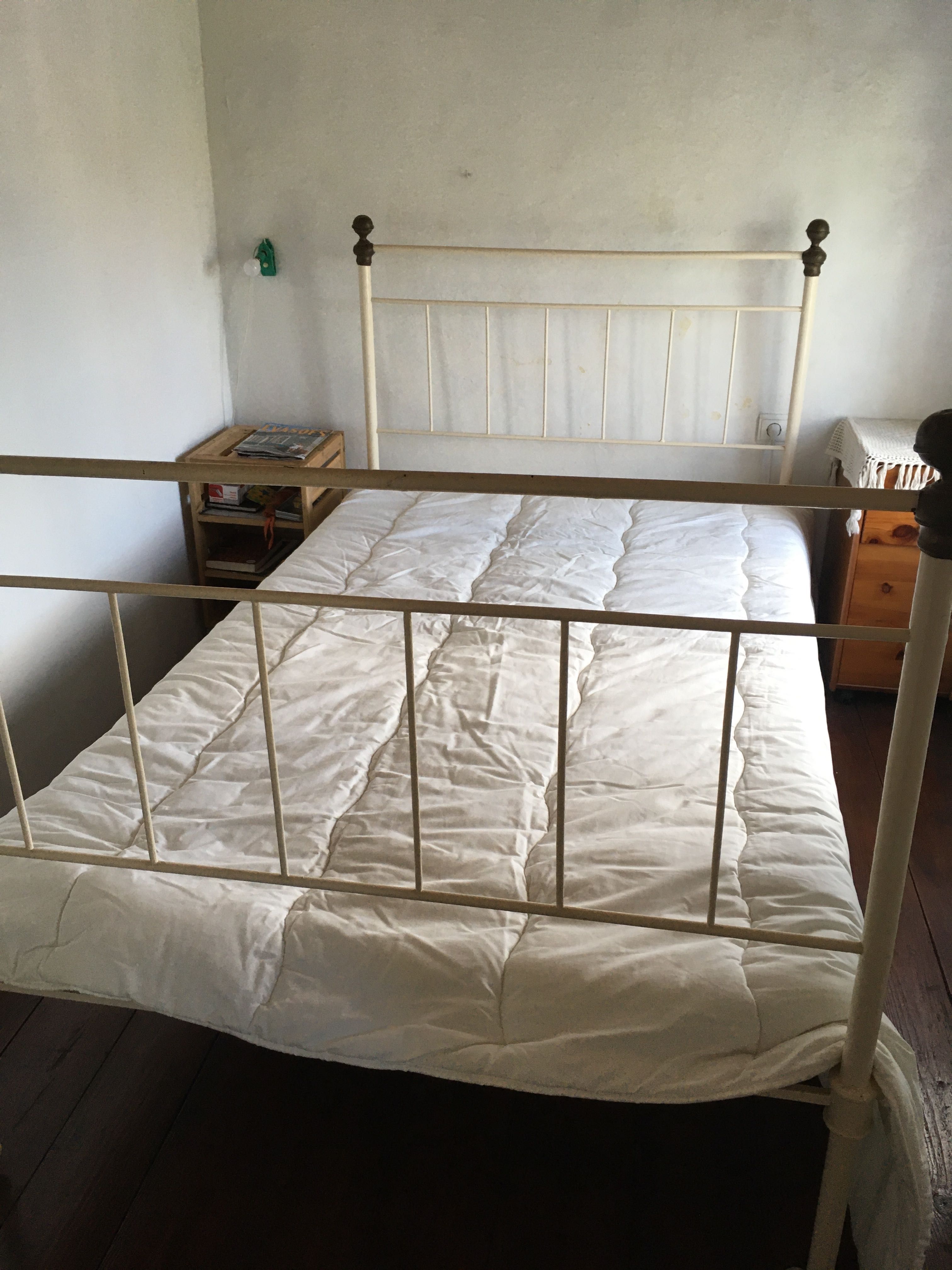 Cama de ferro antiga + estrado + colchão