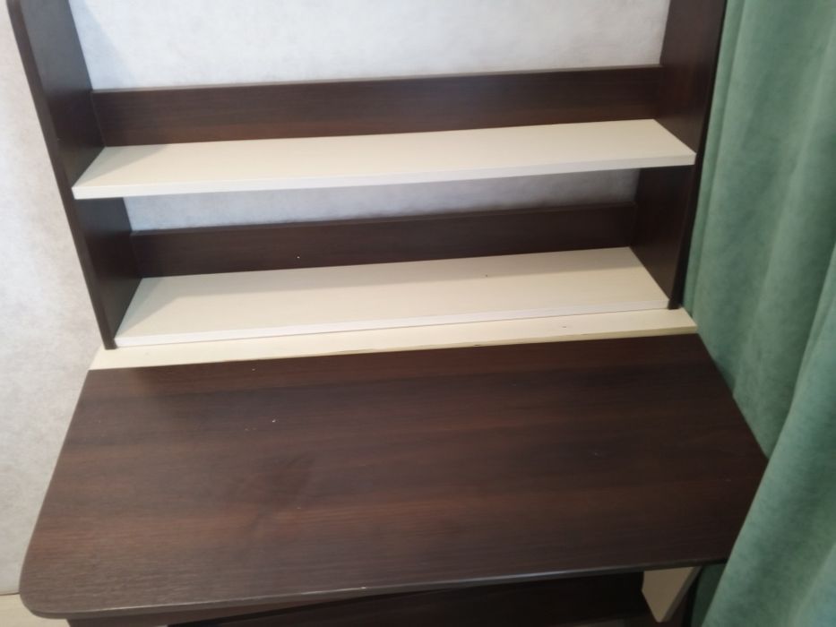 Шкільна парта, для уроків