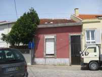 Casa para restauro em Pedrouços, Maia