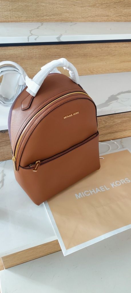 Brązowy plecak Michael Kors Sheila camel złoto