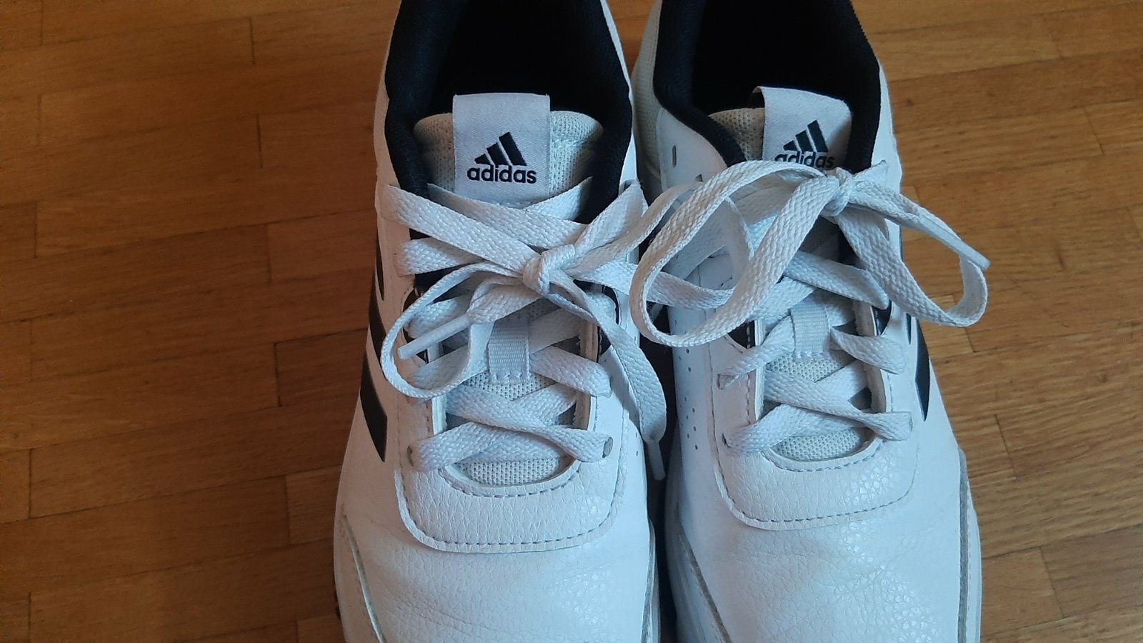 Брендові шкіряні кросівки Adidas 37розмір,стелька 23,5см