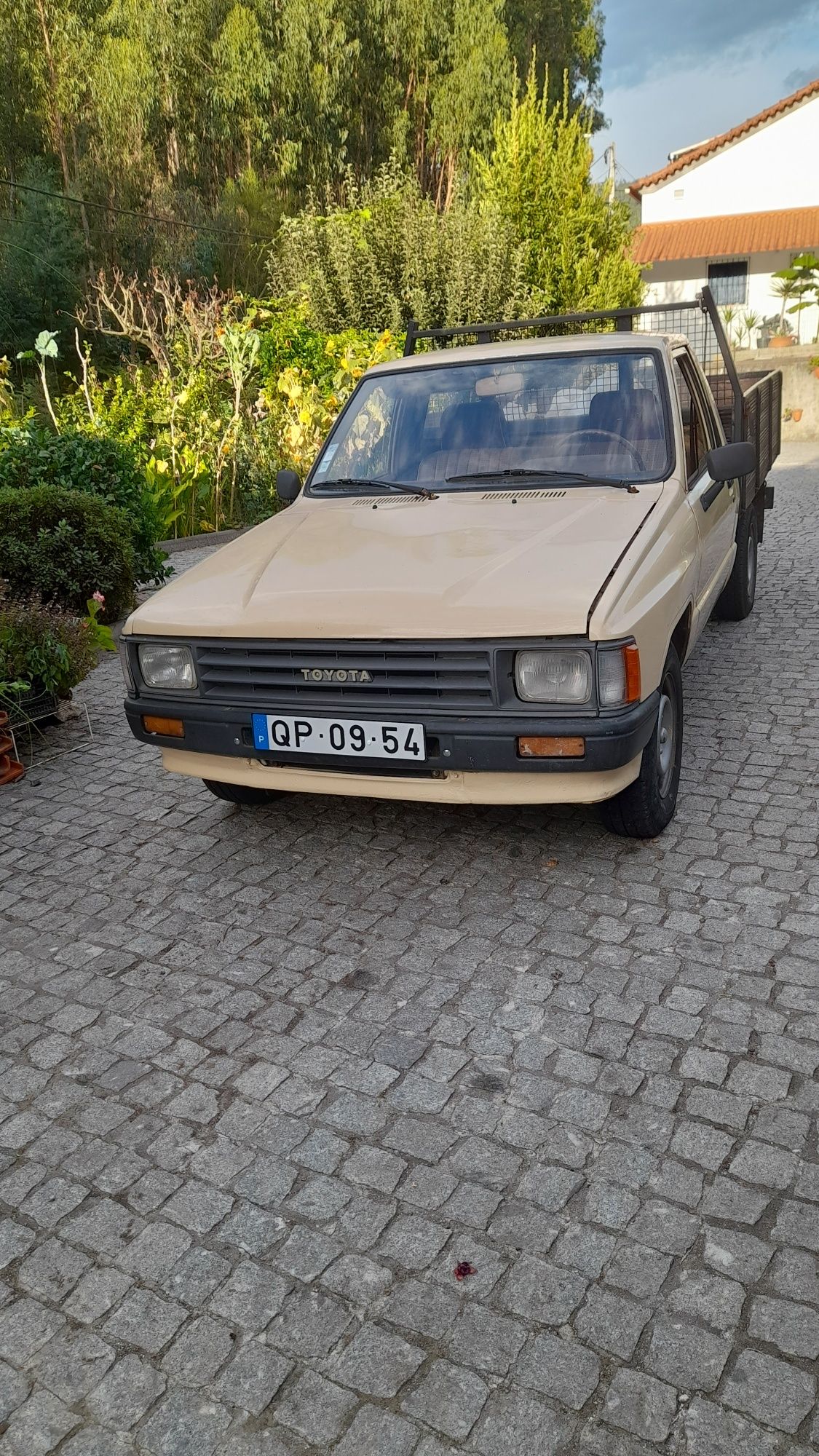 Carrinha toyota hilux.