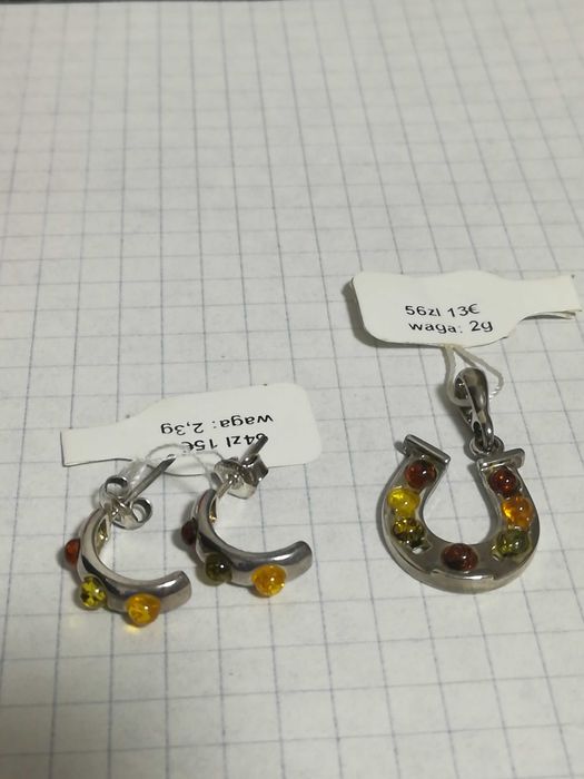 Серебряный набор серьги и кулон с янтарем.