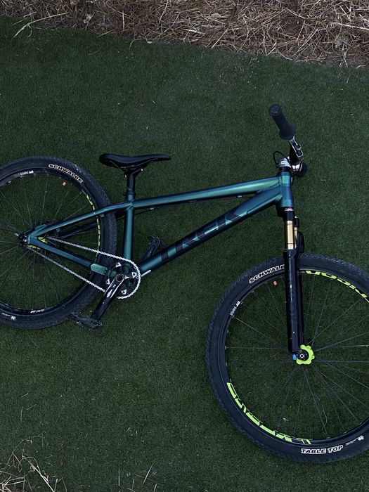 bicicleta de dirt trek