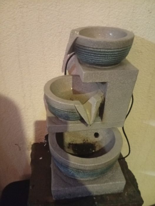 Fonte de água elétrica