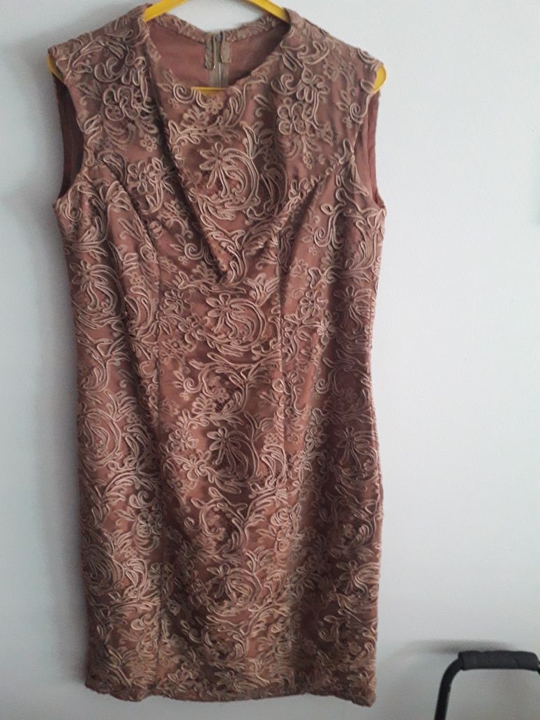 Conjunto casaco e vestido mulher (Ler anuncio)