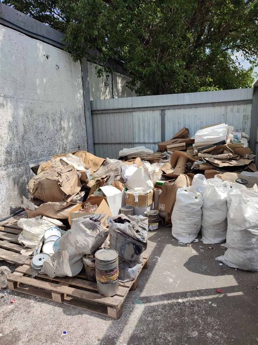 Вывоз любого мусора на свалку. Личное авто. Грузчики