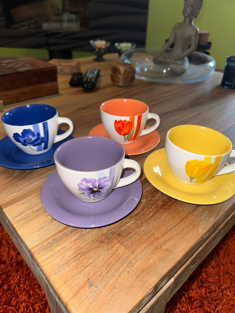 Chávenas de Chá Coloridas