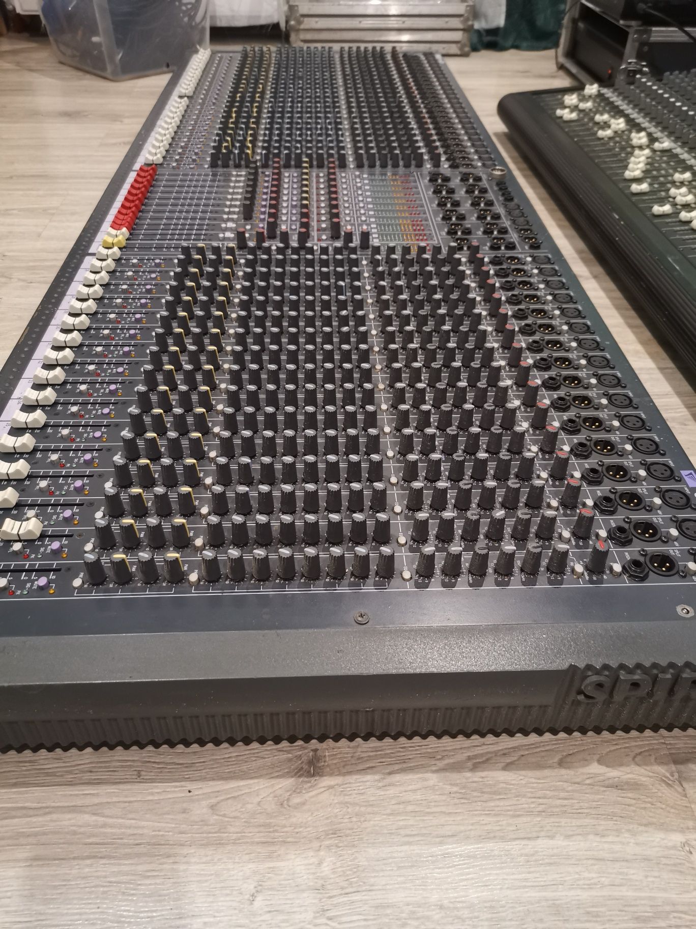 Mixser soundcraft spirit monitor 2. 40/12 ultra