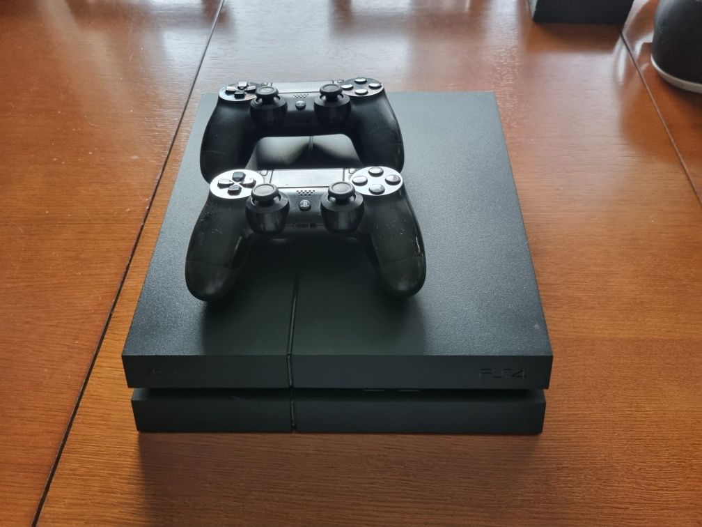 PS4 FAT 1TB + PSVR + 2 Pady + 2 Kontrolery move do vr + kamerka