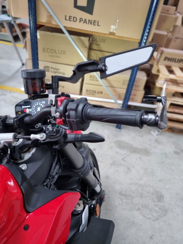 Ducati streetfighter v2