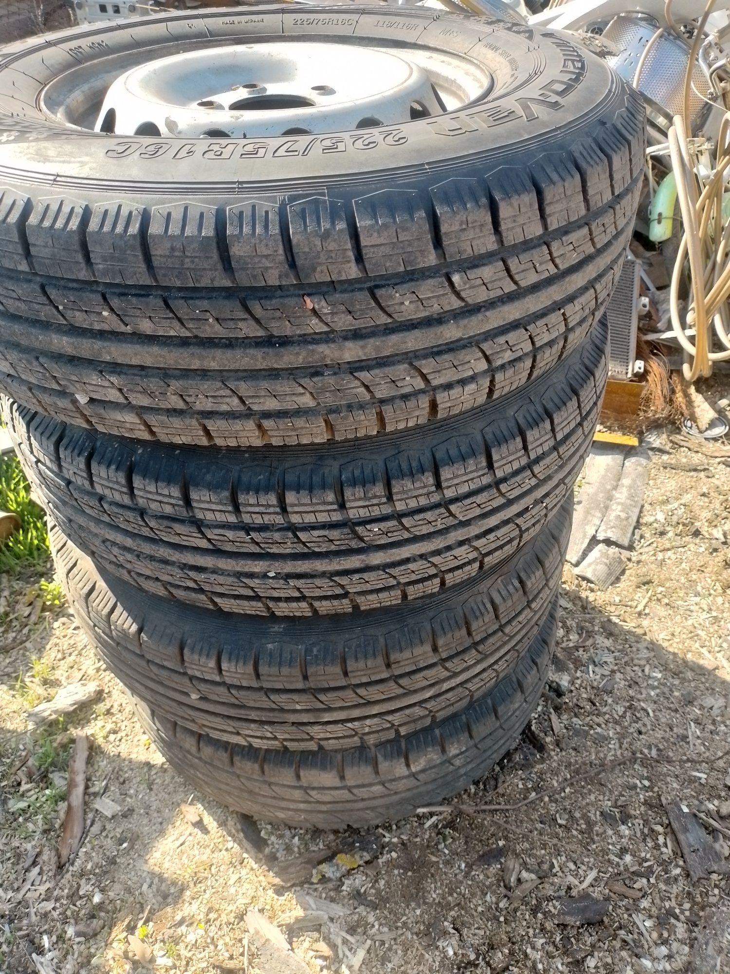 Шини 225/75 R16C