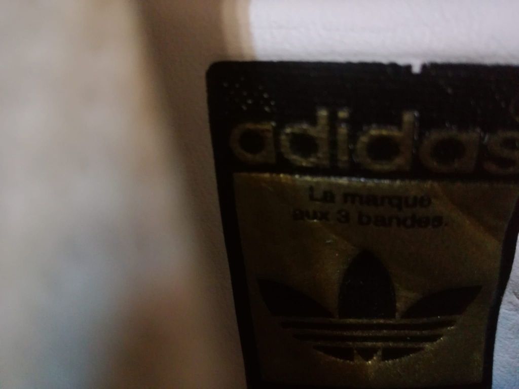 Sapatilhas Adidas Superstar, risca preta, tamanho 38.