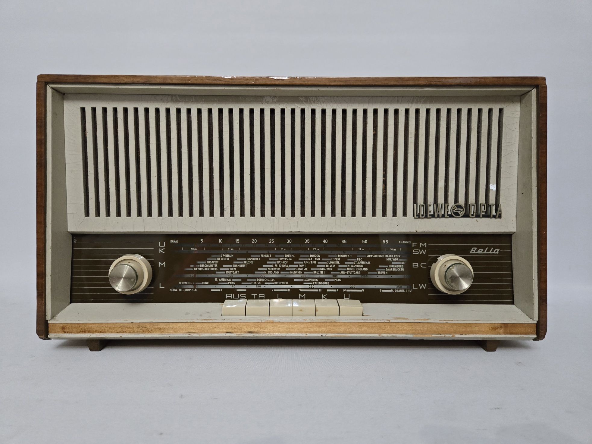 Rádio antigo reparado Loewe-Opta