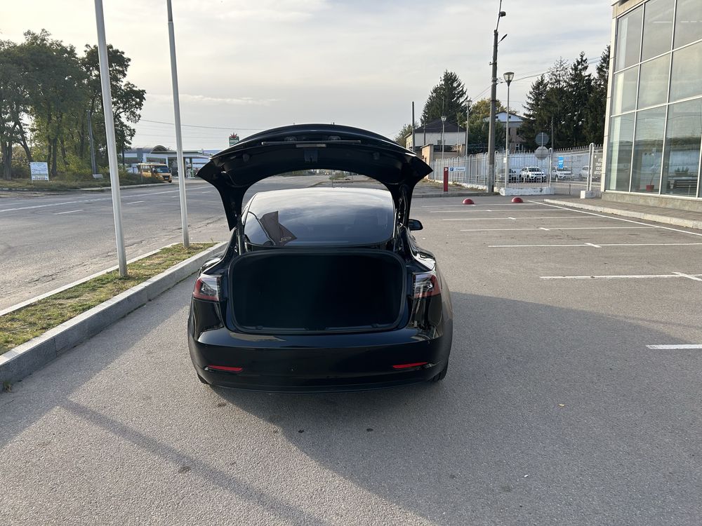 Автомобіль Tesla Model 3 2022 Dual Motor