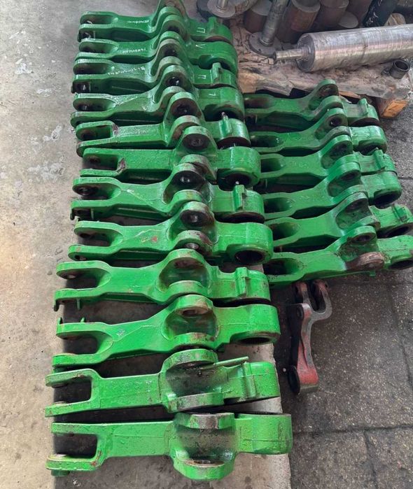 Ремонт задньої навіски (важелів, валів, тяги) трактора John Deere 8000