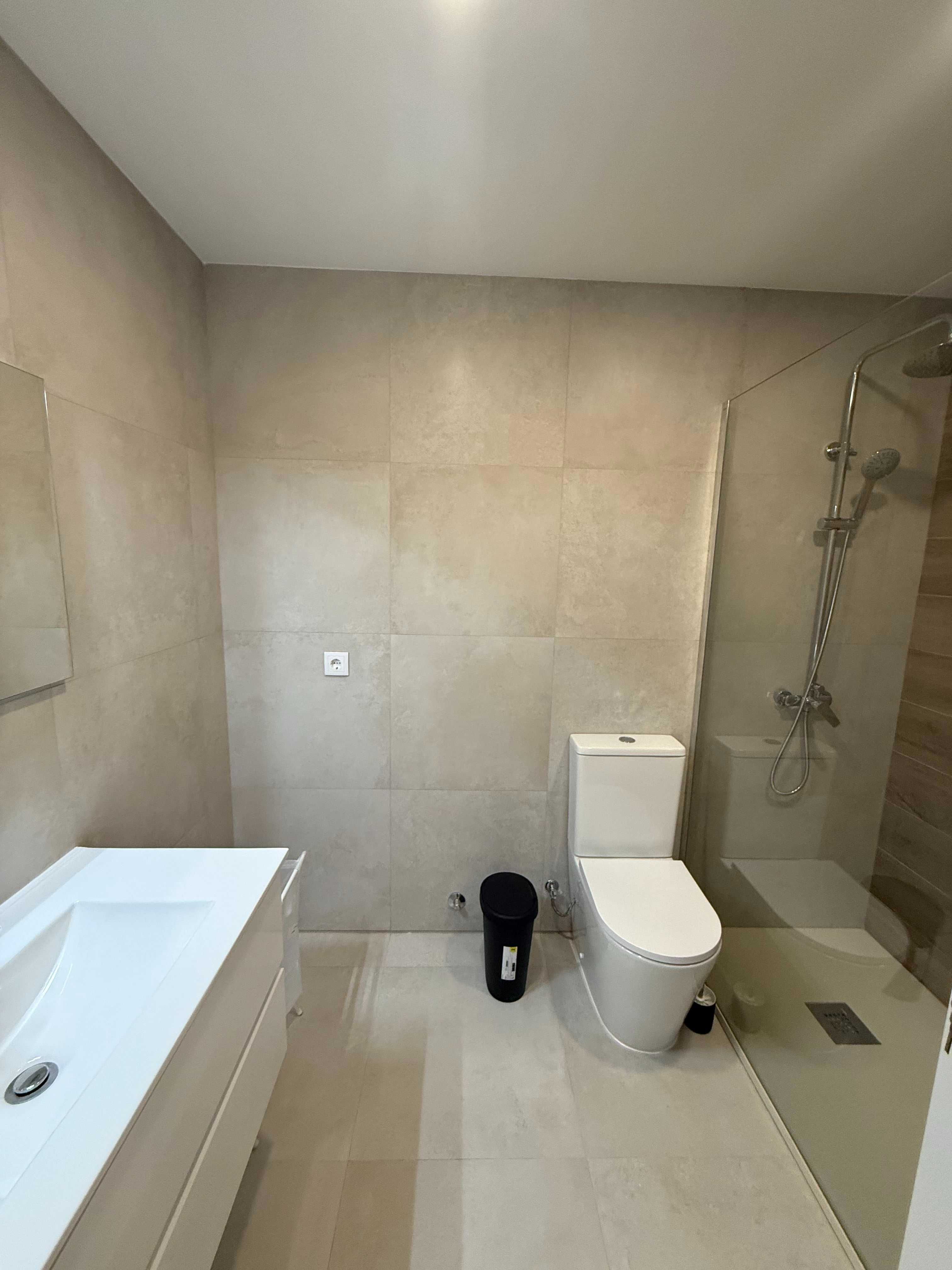 Suite moderna com WC privado e varanda