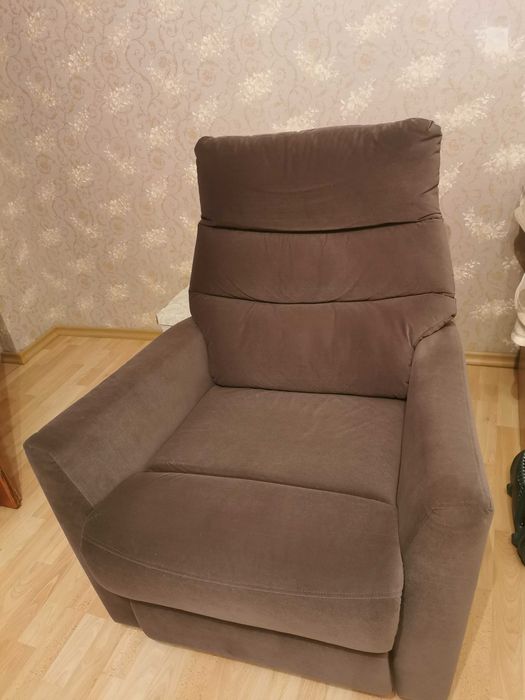 Fotel z regulacją pod nogi nowy