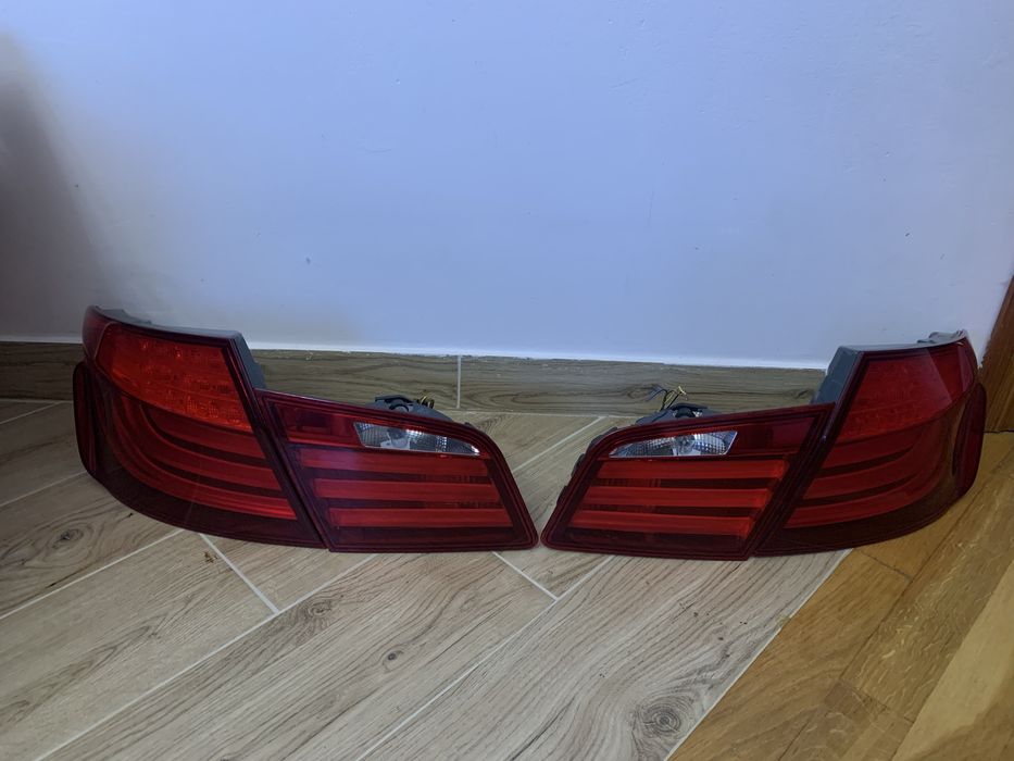 Комплект задніх оригінальних фонарів BMW F 10 (БМВ Ф10 дорестайл)