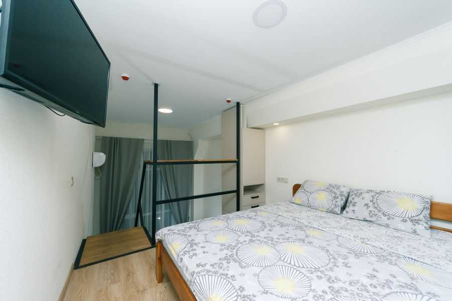 Подобова оренда дворівнева квартира -Loft метро Берестейська.