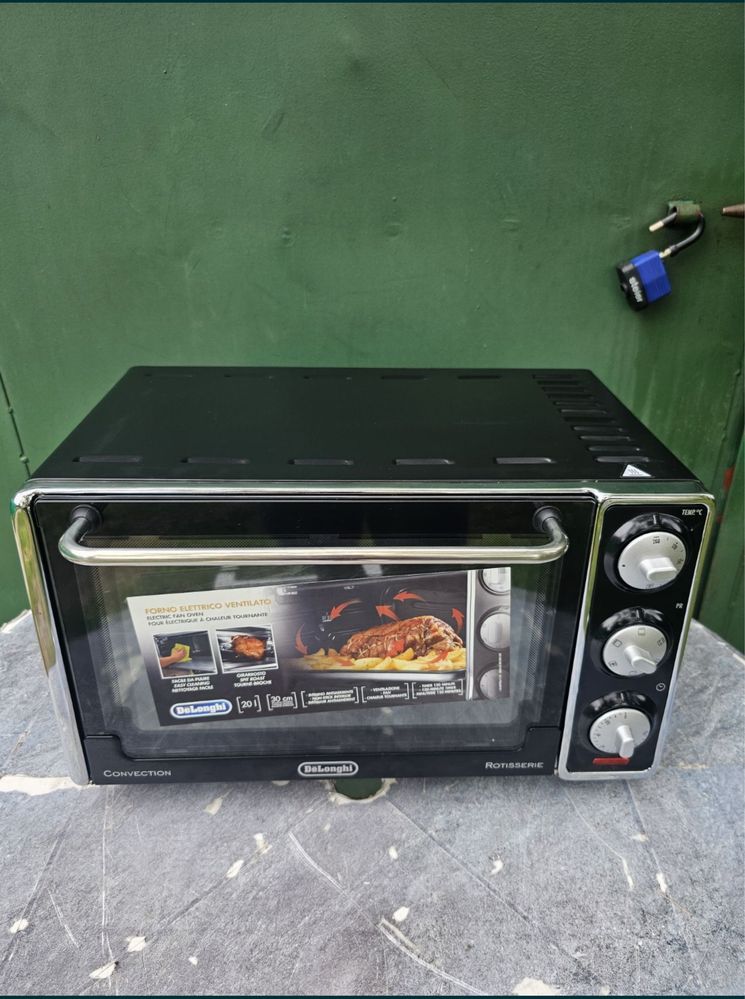 Mini piekarnik De'Longhi 20 litrów EO 20792 czarnyaQ